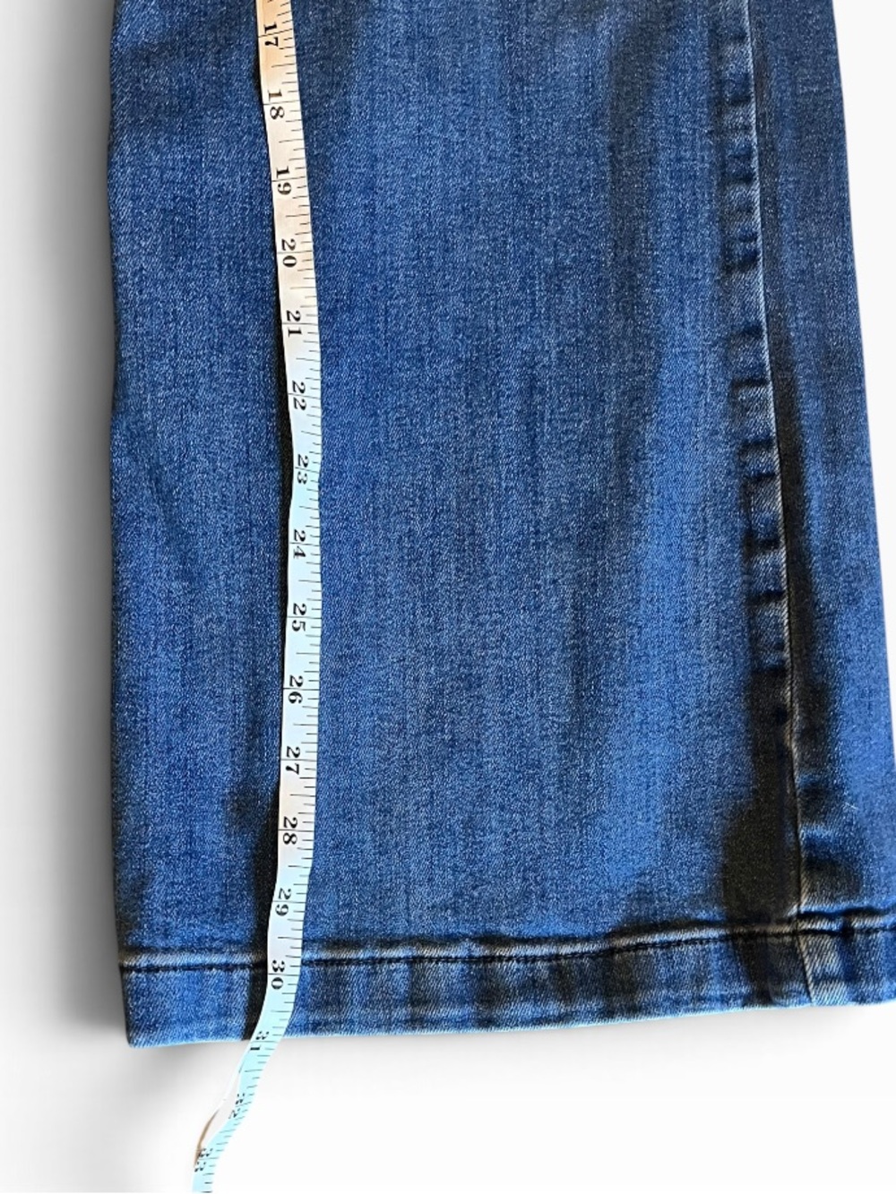 Pilcro Wide-Leg Patch Pocket Jeans in Blue - Picture 8 of 10
